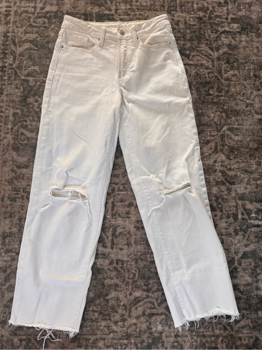 Old Navy White Straight-Leg Distressed Jeans